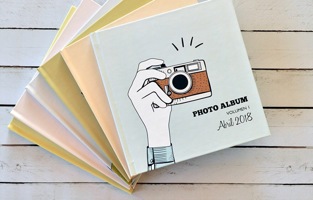 Colección Camera Photo Album. Diseño de fotolibro para descargar gratis y completar con tus fotos