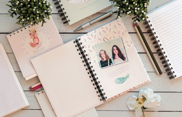 Boho Paz. Diseño de cuaderno personalizado para descargar gratis y completar con tus fotos en el soft de compu!